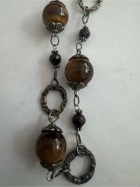 Silver tone necklace with Tiber eye. Vintage. Untested